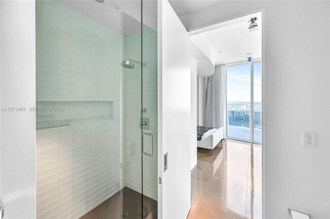 Building Photo - 18101 Collins Ave