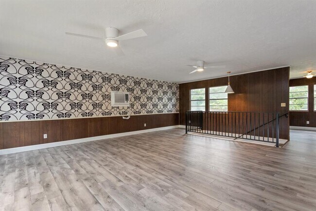 Building Photo - 10234 Hazelhurst Dr