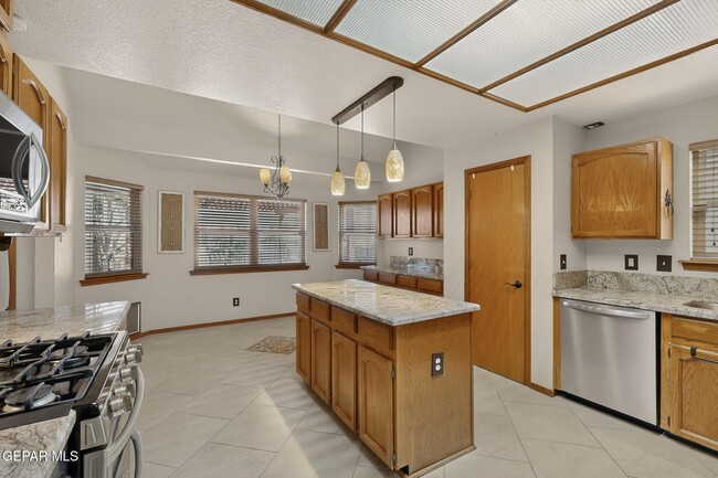 Building Photo - 851 Dulce Tierra Dr