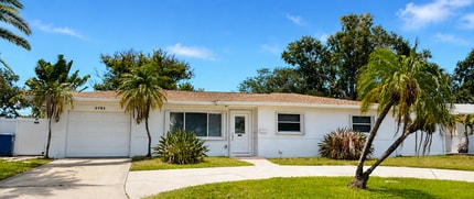 Building Photo - 3 Bed 2 Bath Home for Rent in Ideal Northeast St. Pete Neighborhood