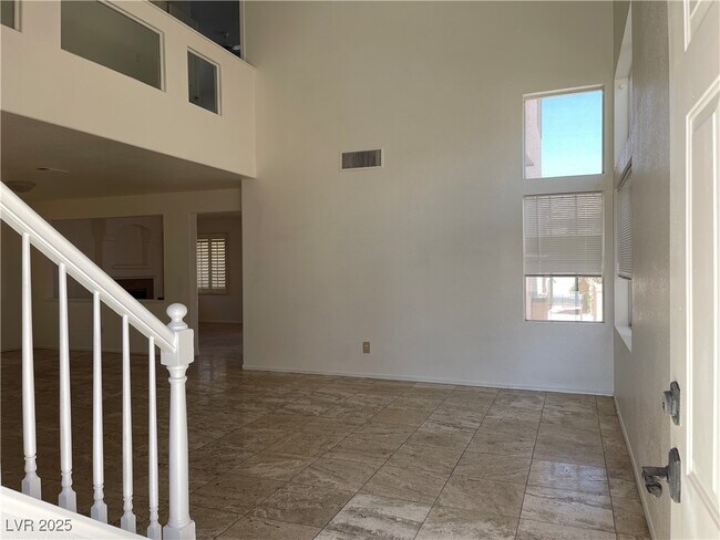 Building Photo - 4364 Mesa Hill Dr