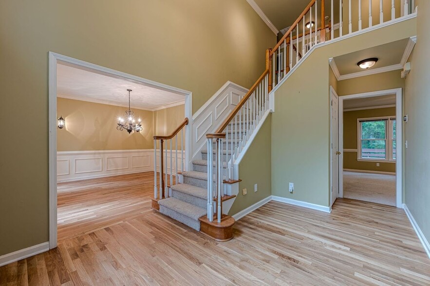 Building Photo - 461 Braidwood Walk NW