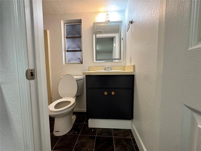 Building Photo - 306 N Iona Ave