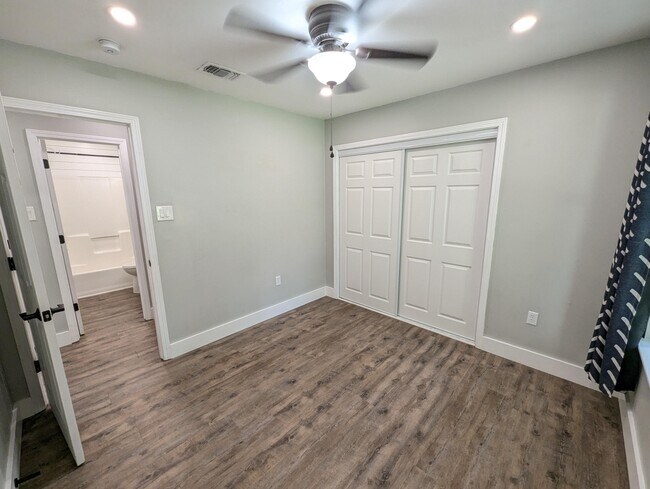 Building Photo - 8717 Sand Pine Dr