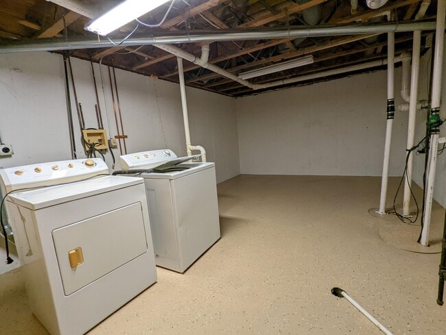 Building Photo - 219 Wethington Dr