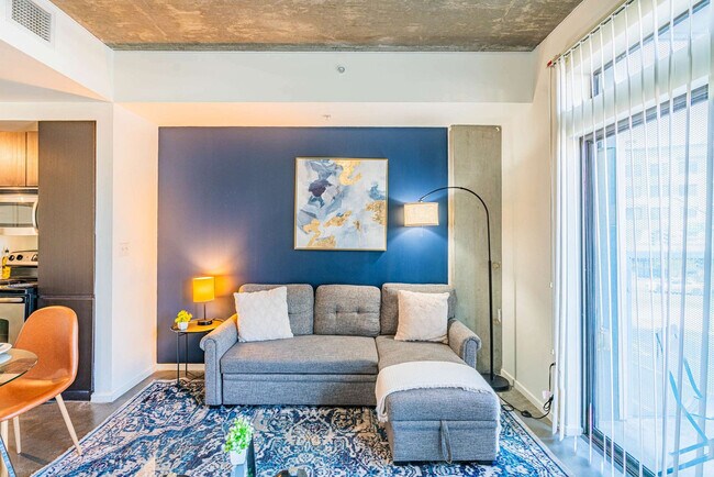 Building Photo - 333 E Roosevelt St