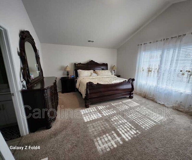 Building Photo - 714 Xander Dr