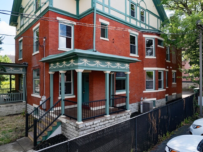 Primary Photo - 2369 Park Ave