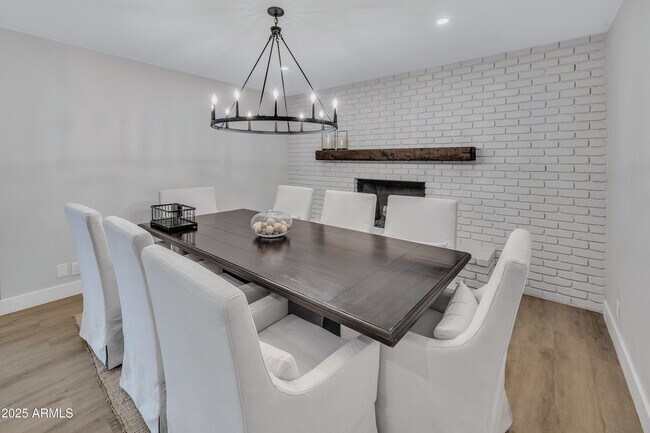 Building Photo - 2011 E Gary Cir