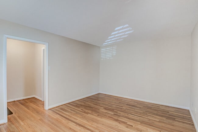 Building Photo - 1023 Pamlico Dr