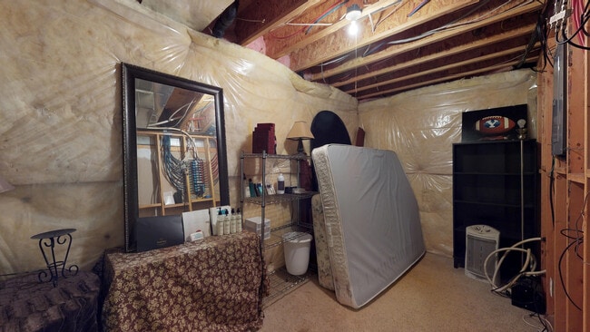 Building Photo - 4058 Valderrama