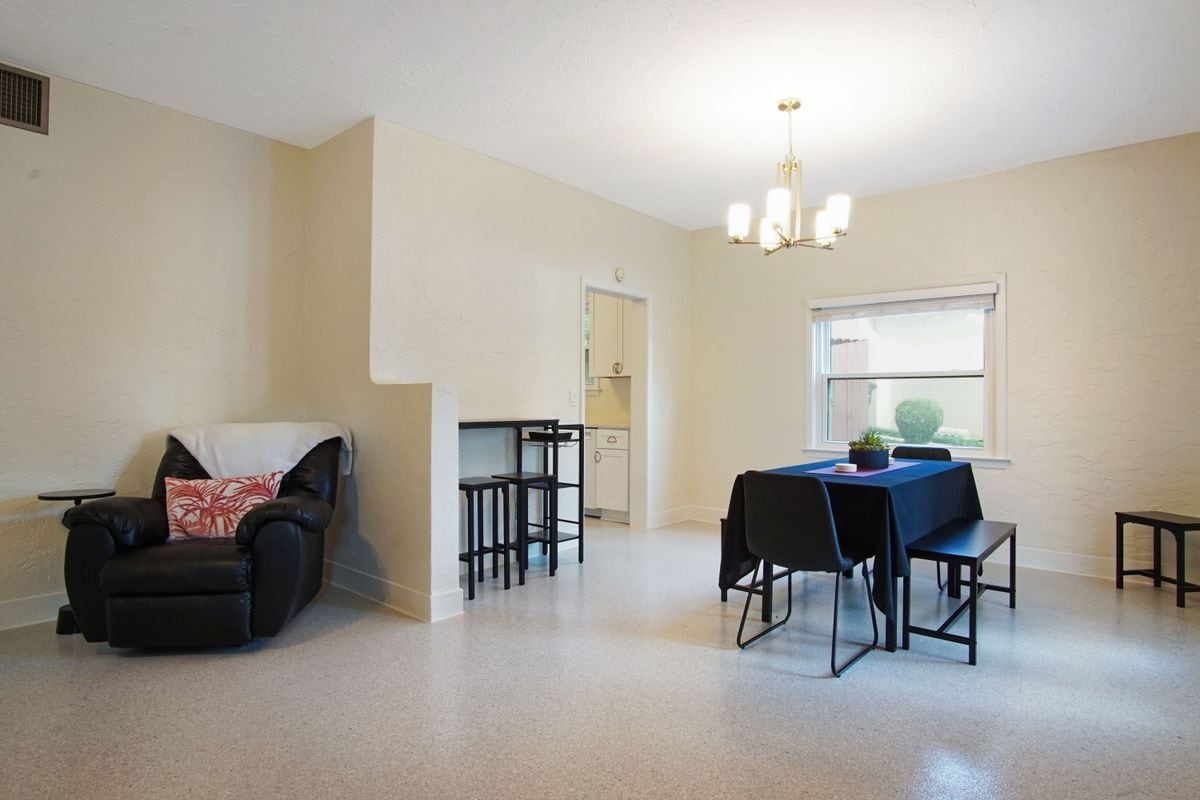 Building Photo - 1647 Lake Ella Dr