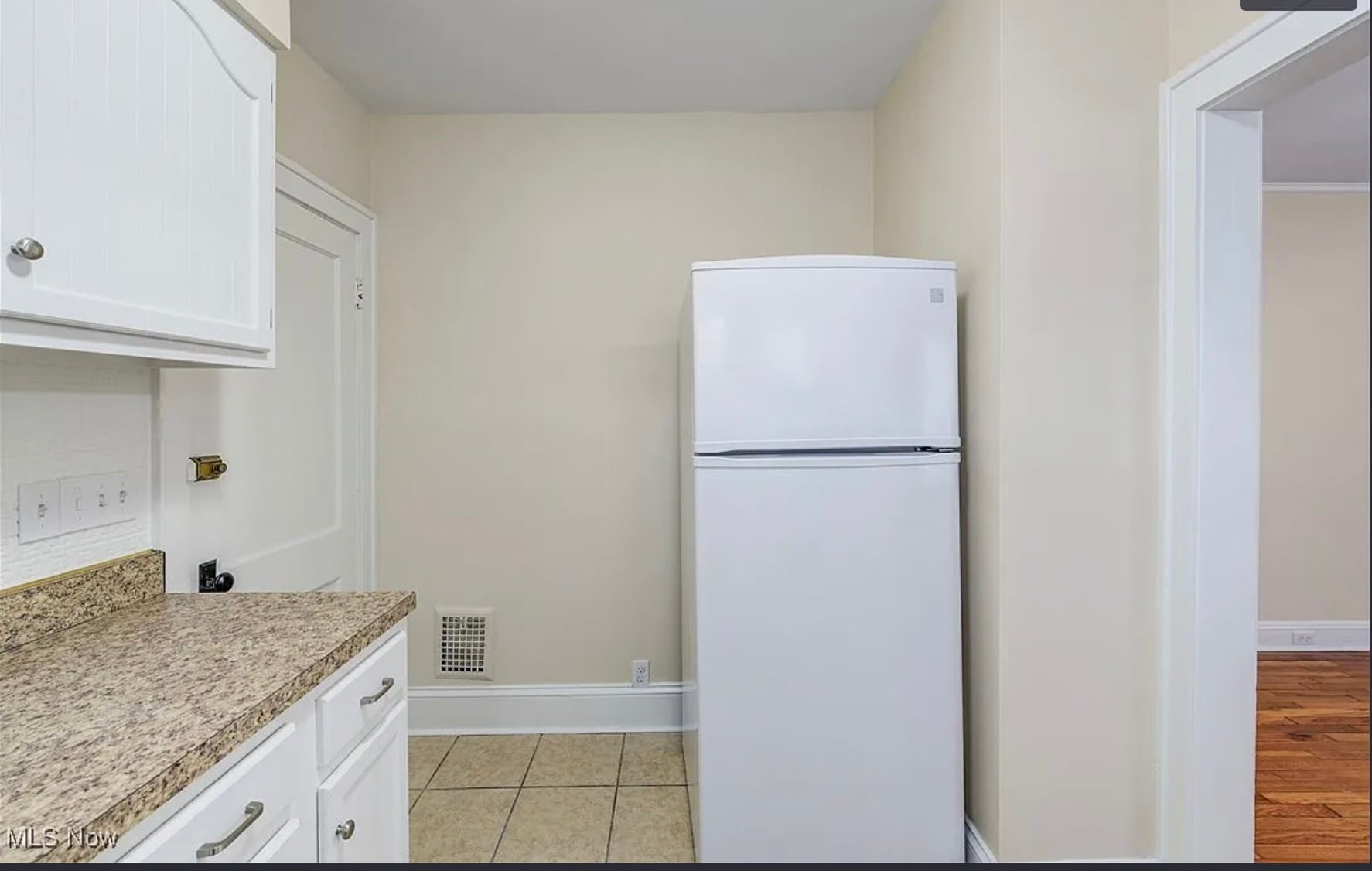 Building Photo - 2085 Chesterland Ave