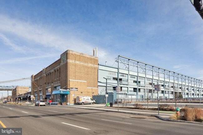 Building Photo - 3 N Christopher Columbus Blvd