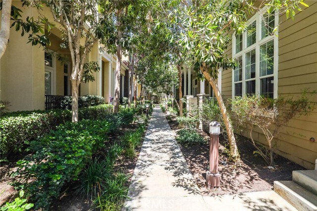 Building Photo - 6251 Pacific Pointe Dr