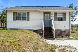 Building Photo - 5407 3rd St W