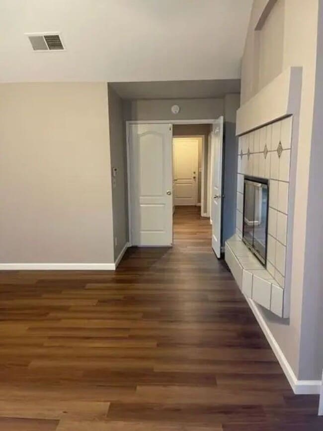 Building Photo - Hot Rental Alert! Gorgeous North Fresno Home!