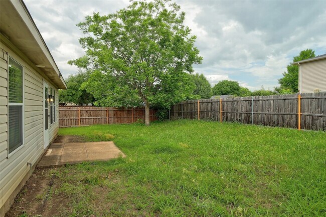 Building Photo - 4608 Cedar Crest Dr