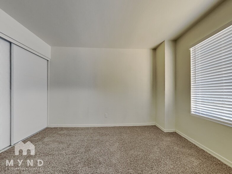 Building Photo - 3005 N 89th Dr