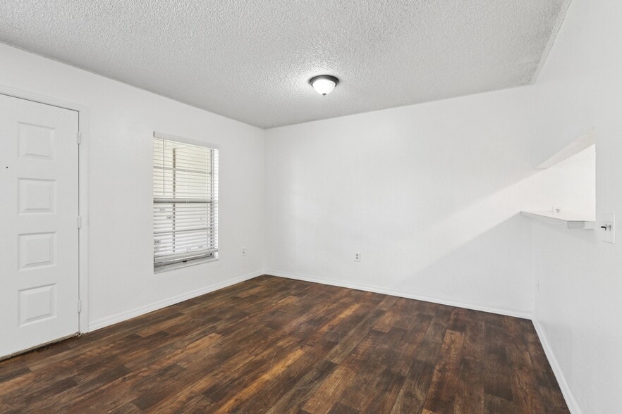 Building Photo - 14325 Hanging Moss Cir
