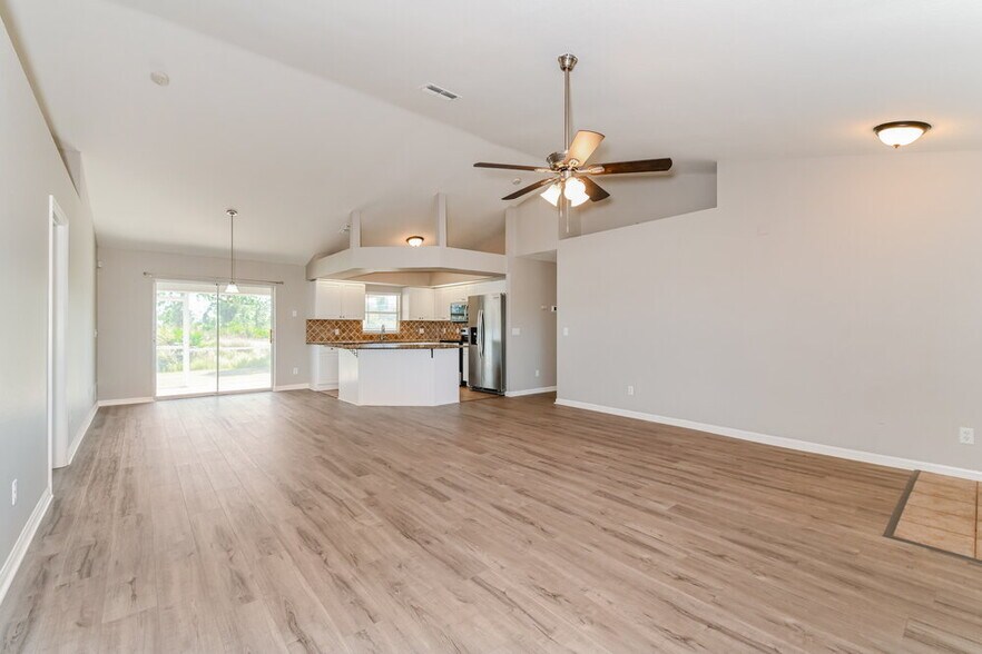 Building Photo - 106 Pageant St