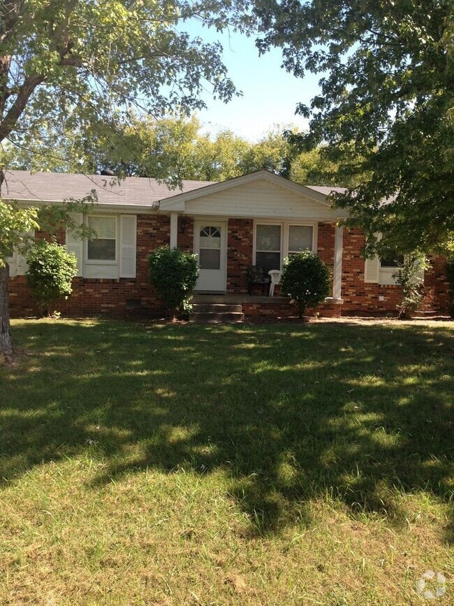 Building Photo - For Lease - 3 Bed, 1 Bath, 1350 Sqft, 0.27...