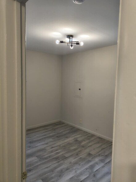 Building Photo - 16872 Shea Ave