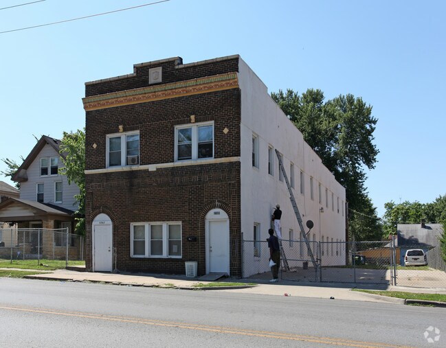 Primary Photo - 5705-5707 St John Ave