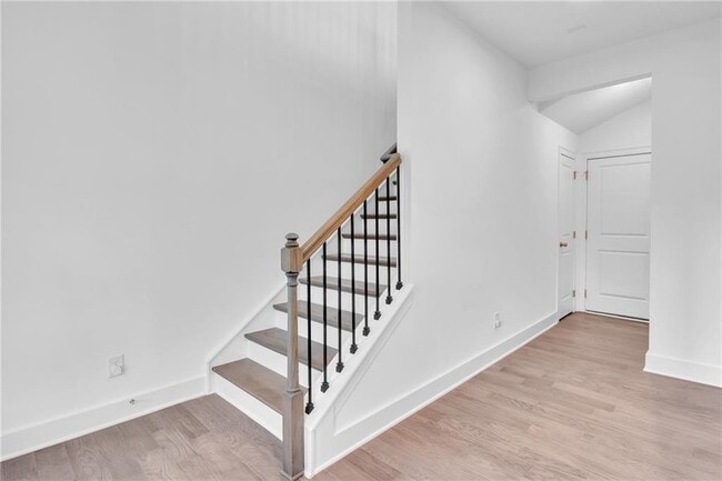 Building Photo - 545 Whitlox Rd NW