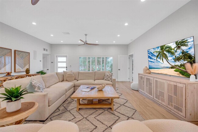 Building Photo - 1606 NE 18th Ave