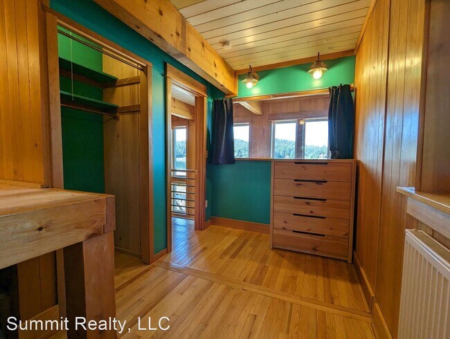 Building Photo - 3 br, 1.5 bath House - 17095 Glacier Hwy