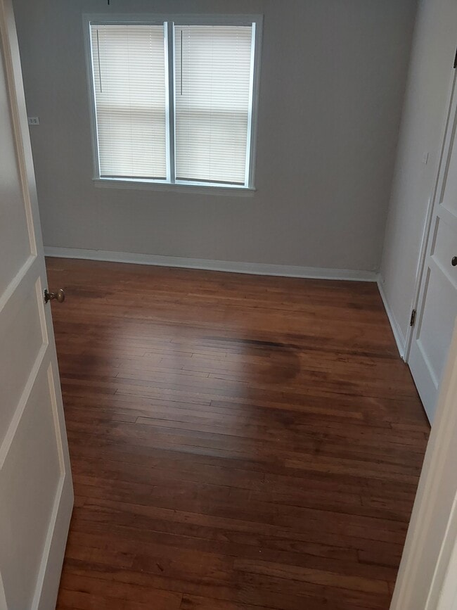 Building Photo - 1303 S Summit St