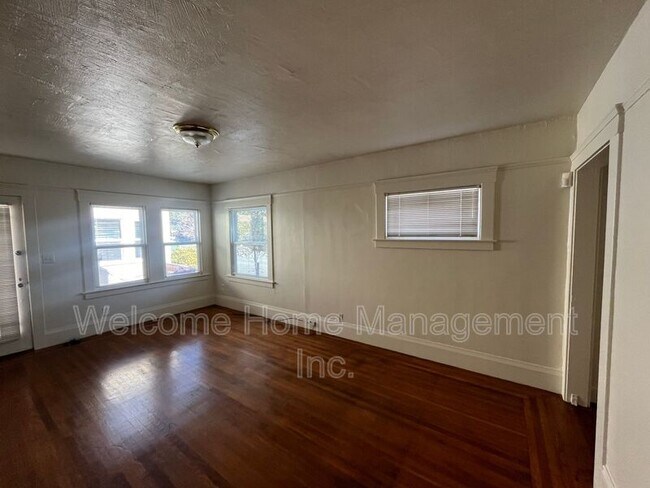 Building Photo - 1940 California St