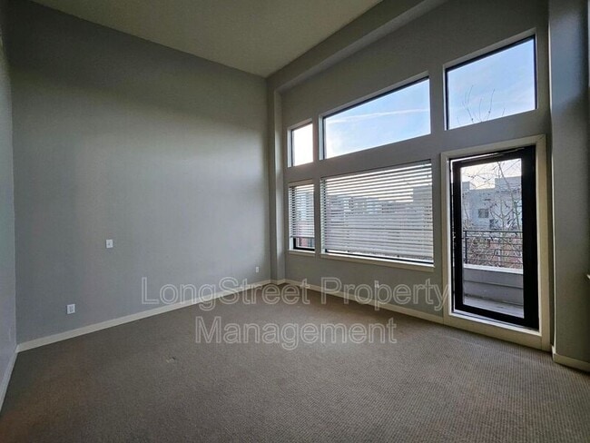 Building Photo - 2176 NW 16th Ave