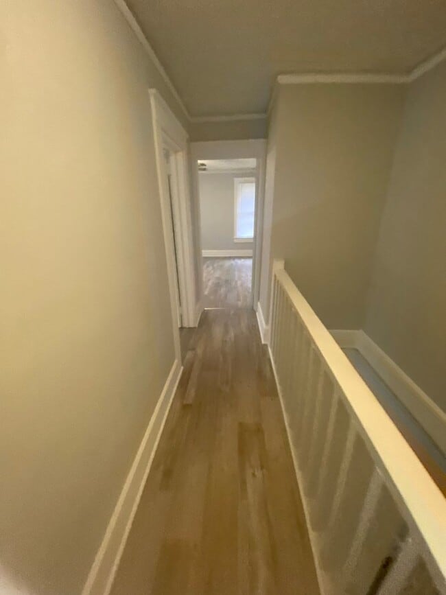 Building Photo - Dowtown Gadsden - Newly Renovated- Spacious