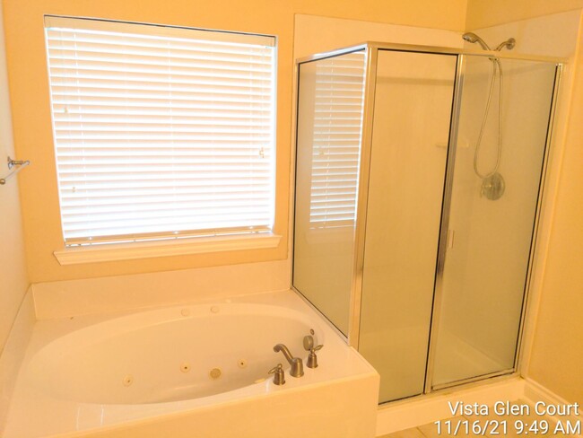 Building Photo - 4401 Vista Glen Ct