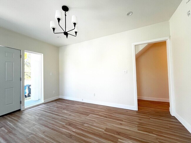 Building Photo - 584-588 Cypress