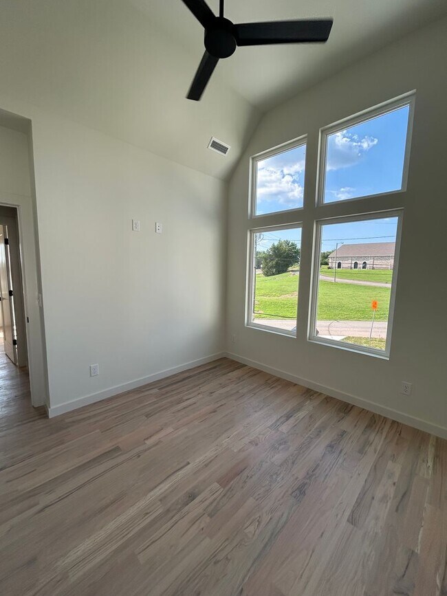 Building Photo - Amazing New Construction in North Nashville!