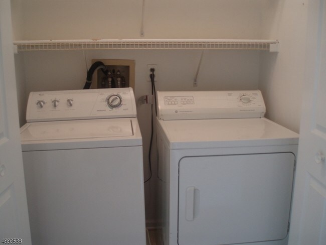 Building Photo - 187 Potomac Dr