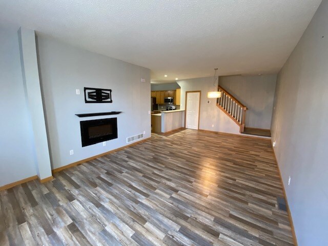 Building Photo - 7751 Ladyslipper Ln