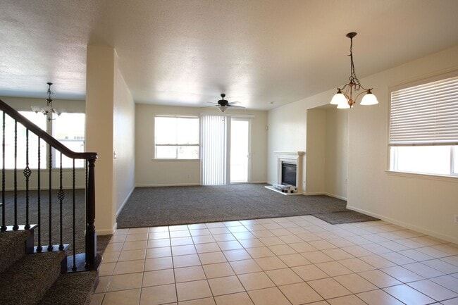 Building Photo - Gorgeous home in Ceres, Available NOW!!!