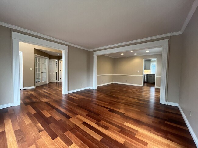 Building Photo - Stunning 4BR Home with Formal Living & Dining, Office & Gourmet Kitchen