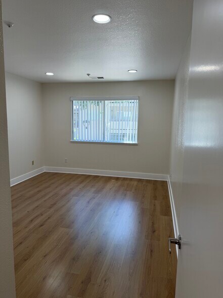 Building Photo - 3183 Wayside Plz