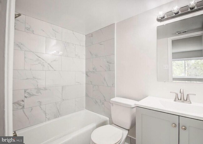 Building Photo - 11051 Camfield Ct