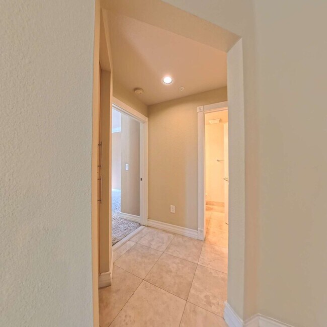 Building Photo - Luxury Mid-Rise | Guard Gated | Underground Garage Area | Resort Style Amenities