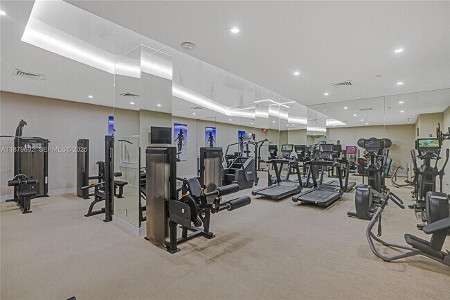 Building Photo - 3640 Yacht Club Dr