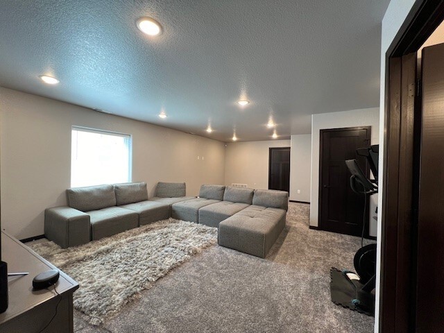 Building Photo - 557 Antietam Dr