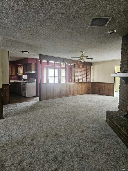 Building Photo - 1330 Springbrook Rd