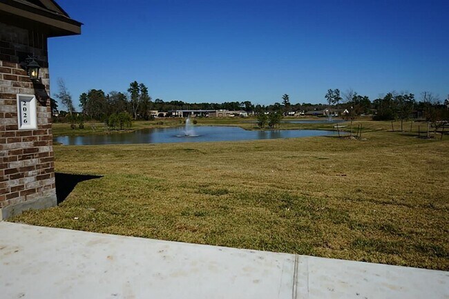Building Photo - 2026 Treasure Mountain Dr