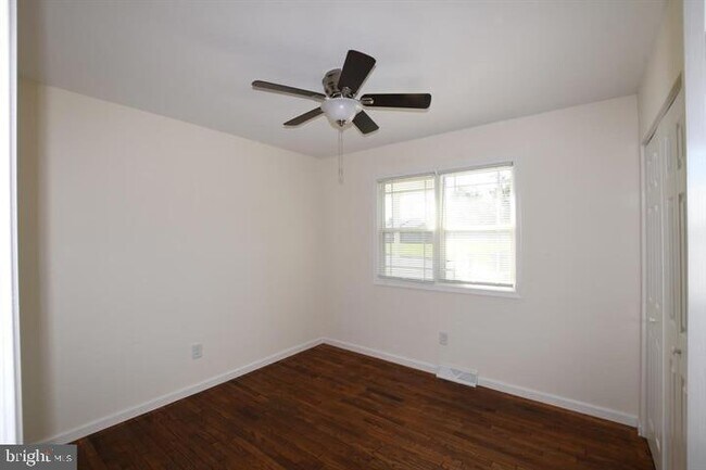 Building Photo - 3 Helen Ave